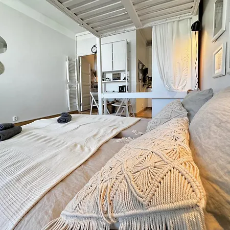 아파트 Hello - Kallio